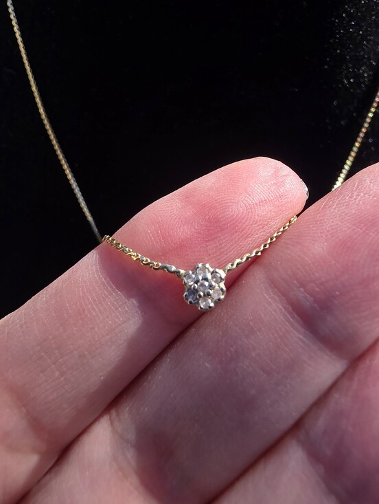 14kt Italy Jewelry - 1.92 Gram Delicate Vintage 14kt Gold Flower Cluster Necklace Clear Stones
